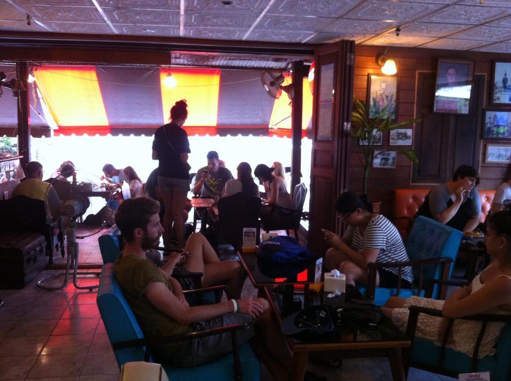 Noom Guesthouse Lop Buri Exterior foto