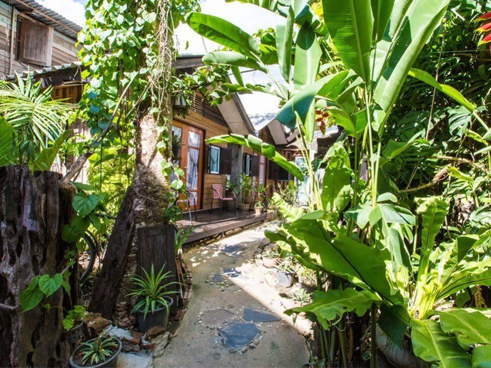Noom Guesthouse Lop Buri Exterior foto