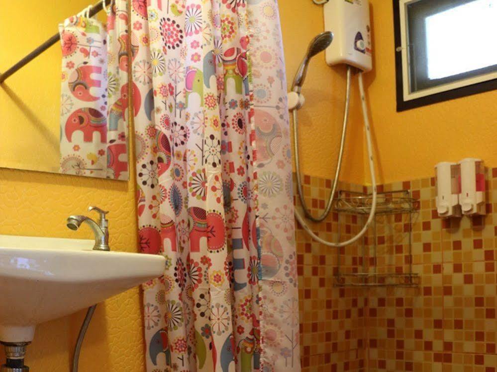 Noom Guesthouse Lop Buri Exterior foto